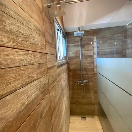 1-bedroom Duplex 100m By The Sea